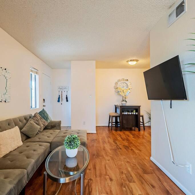 Bright & Cozy 1bd Near Uofa, Umc W Pool, Parking - Summer Rates! Tucson