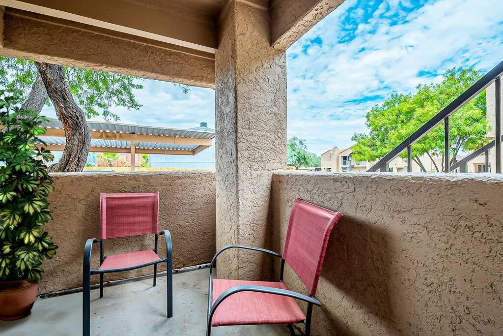 Bright & Cozy 1bd Near Uofa, Umc W Pool, Parking - Summer Rates! Apartment *